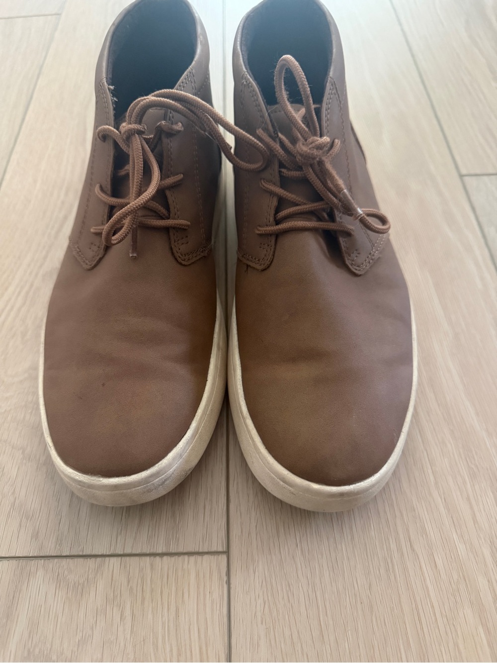 Izod Men's Brown Chukka Boots with White Sole
